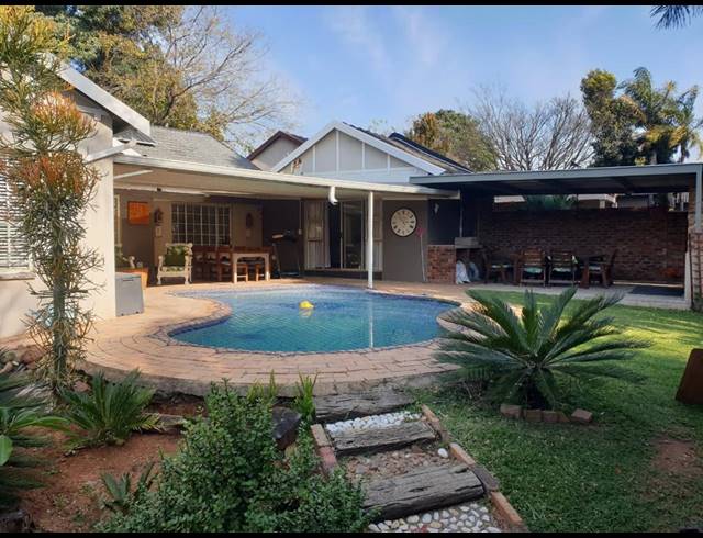3 BEDROOM FREEHOLD RENTED IN RANDPARK RIDGE